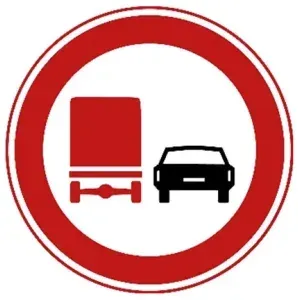 Sign F3 with a red lorry