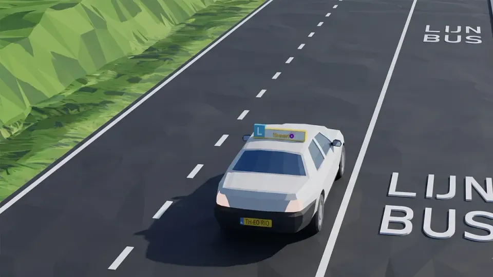 Lesauto rijdt naast een lege busstrook met LIJNBUS op de weg