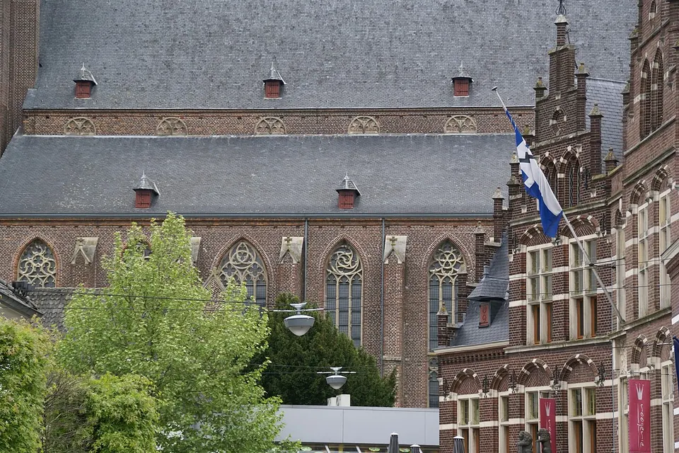 Kerk aan de Grotestraat — omgeving van Venray