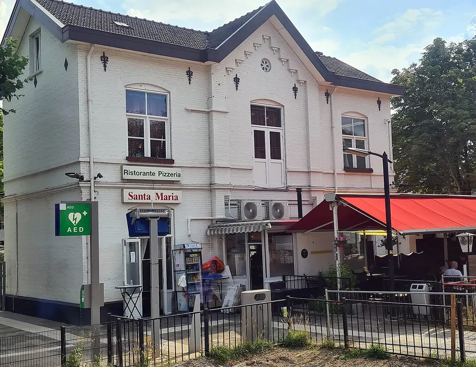 Oudere gebouwen langs de straat — omgeving van Landgraaf