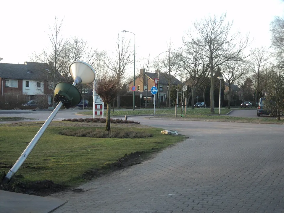 Straat met kruising — omgeving van Blaricum