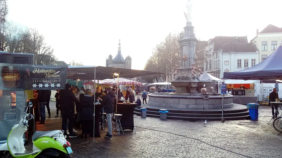 Market among town buildings — area around Deventer