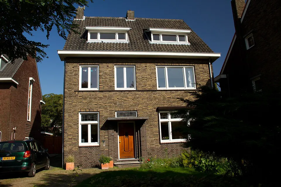Gebouw aan de Prins de Lignestraat — omgeving van Geleen