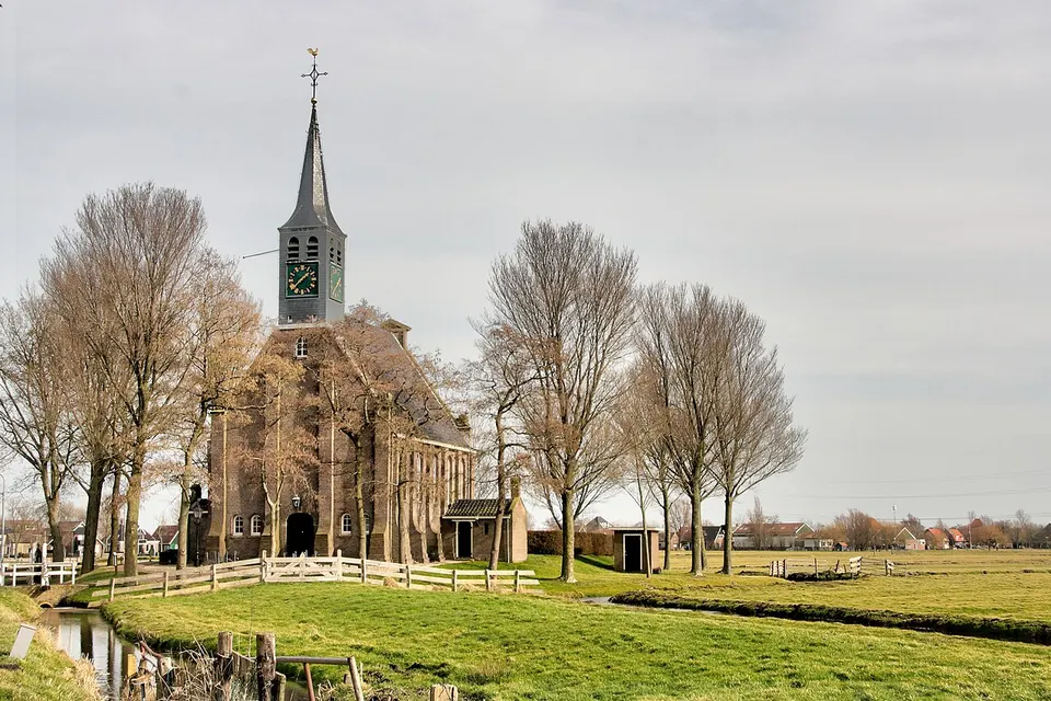 Kerk aan de Krommeniedijk — omgeving van Krommenie