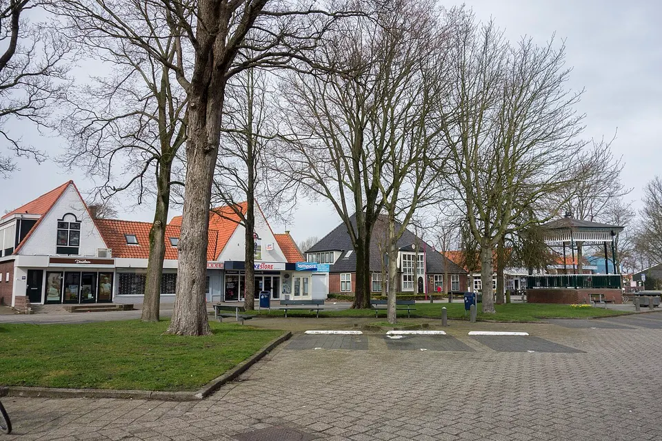 Het Loopuytpark — omgeving van Julianadorp