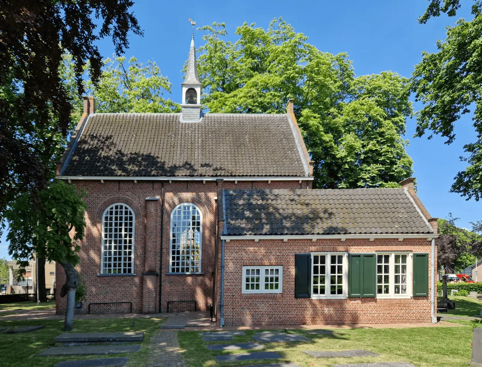 Kerkgebouw en omgeving — omgeving van Zundert