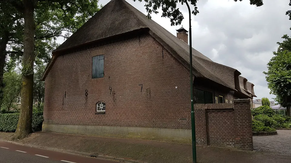 Boerderij met erf — omgeving van Heesch