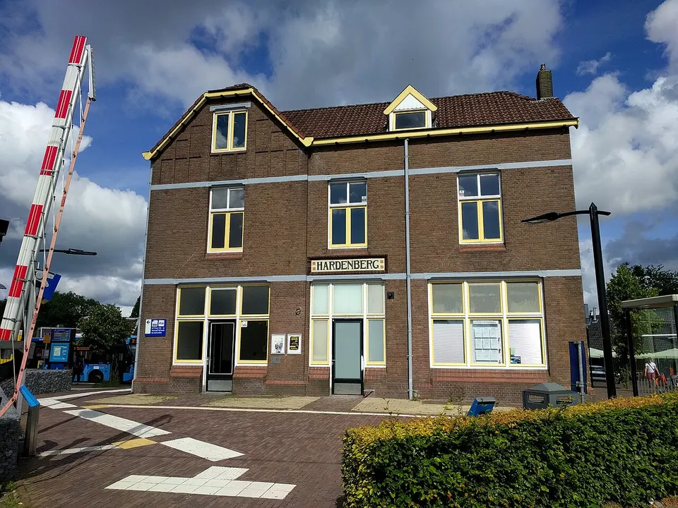 Stationsgebouw en omgeving — omgeving van Hardenberg