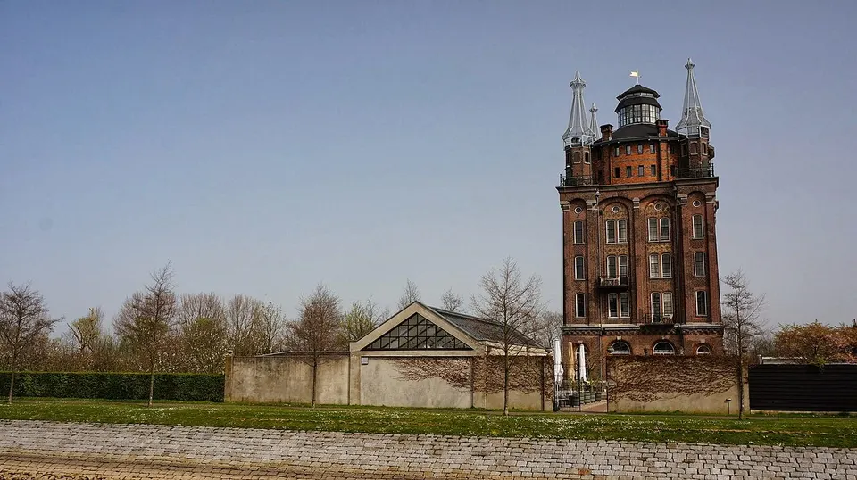 Toren met bijgebouw — omgeving van Vianen