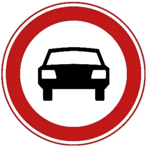 Gesloten voor motorvoertuigen op meer dan twee wielen